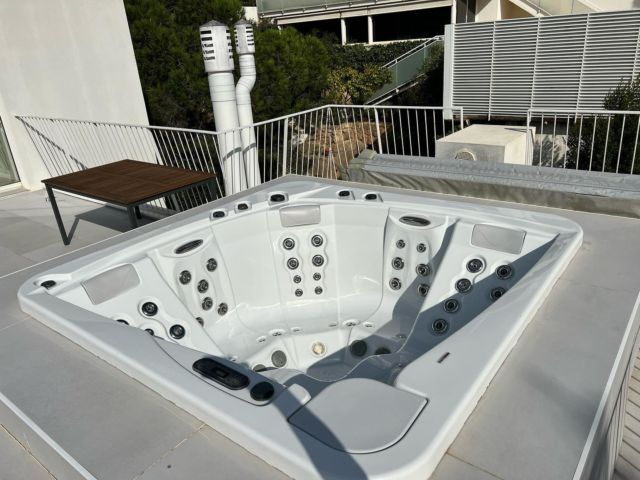 Cambio de apoya cabezas y filtros jacussy #astralpool #iberspa 💦💦